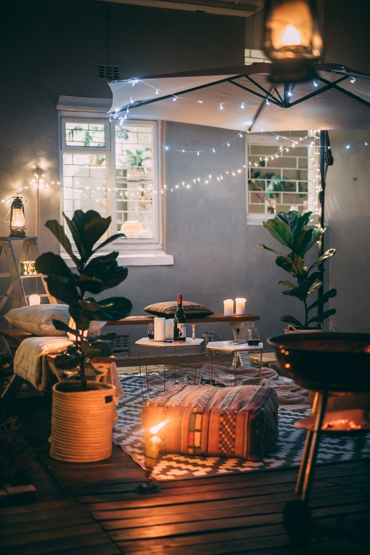 20 Cheap DIY Anniversary Decoration Ideas At Home - Girl Shares Tips