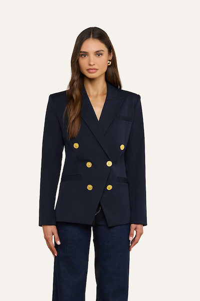 2026 fall winter fashion trend Sculptural Shoulders