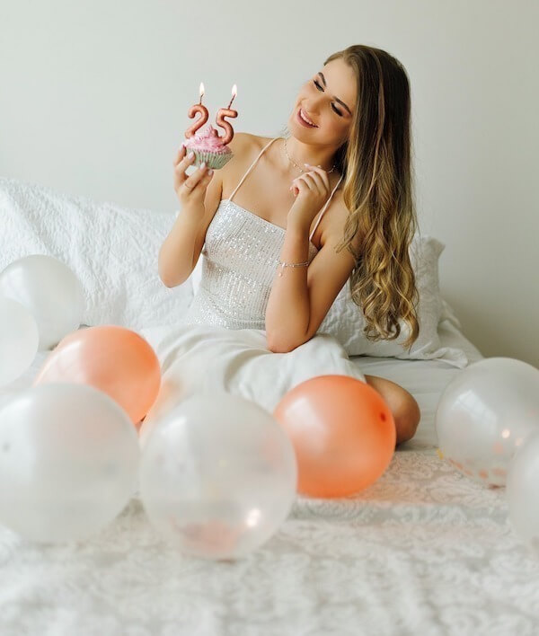 Cupcake Candle Bedroom Shoot