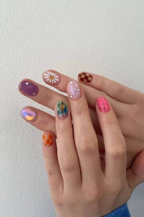August nails