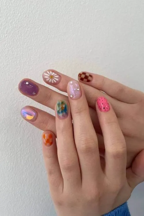 August nails