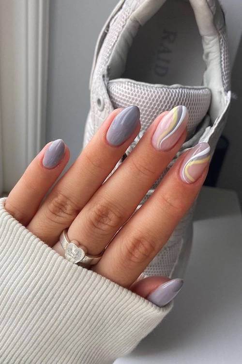 August nails
