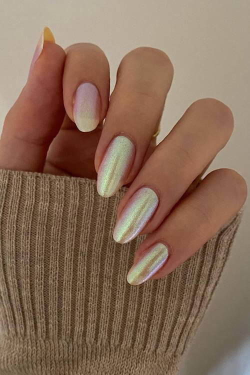 August nails