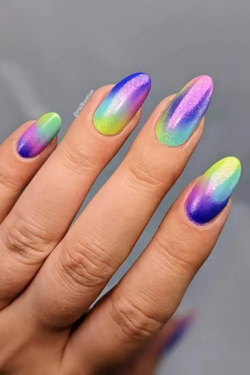 August nails