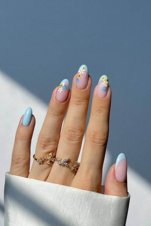 August nails