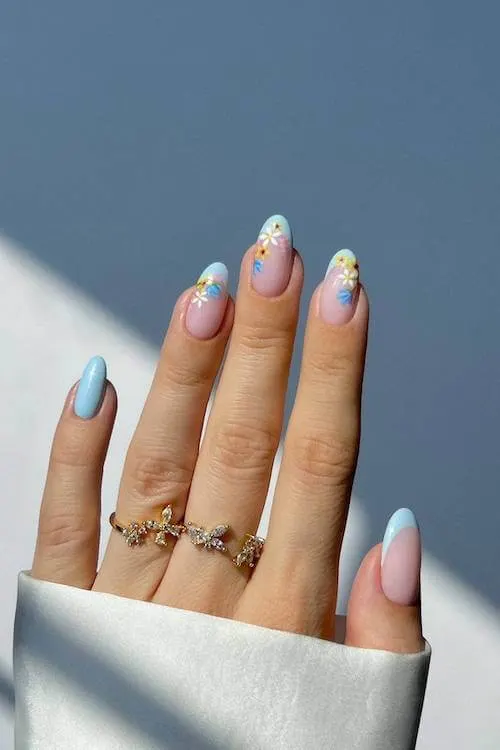 August nails