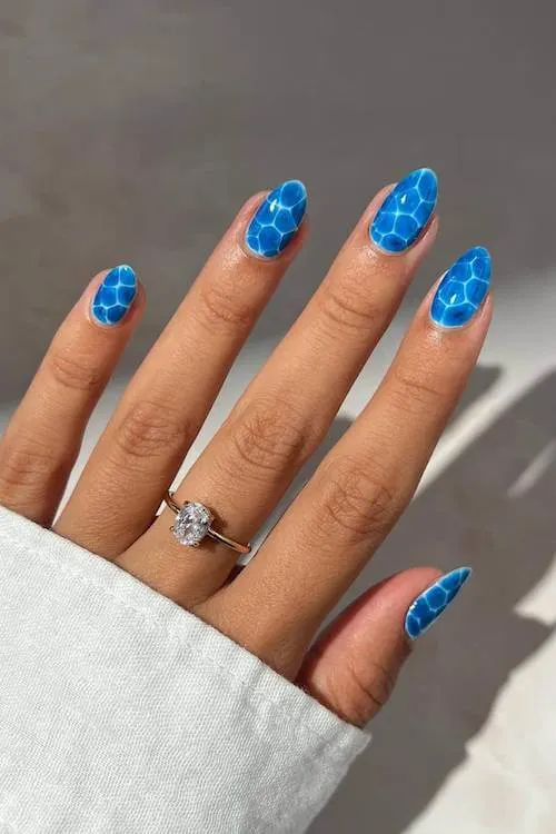 August nails
