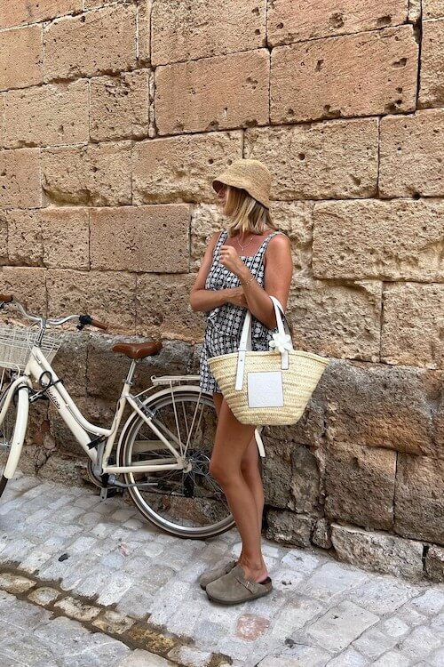 Birkenstock clogs outfit
