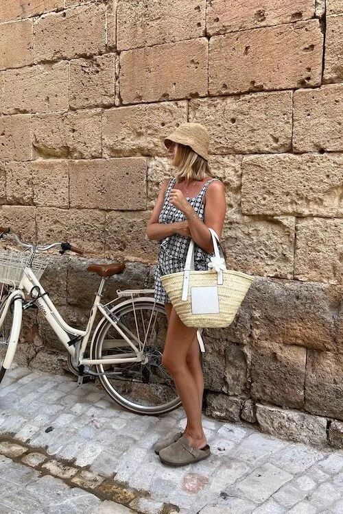 Birkenstock clogs outfit