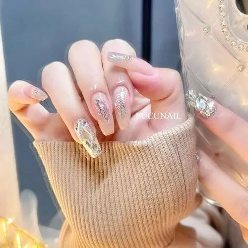 long Chinese nails