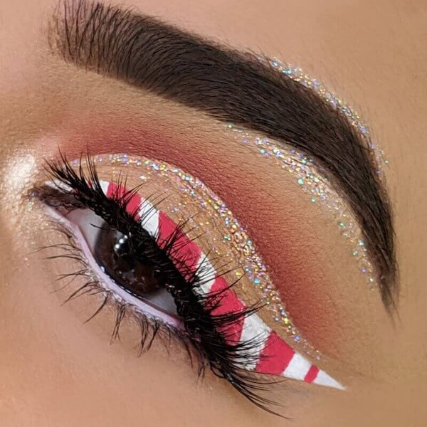 Candy Cane Inspired Christmas Eye Makeup