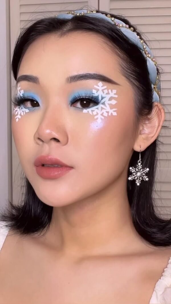 Snowflake Glam Eye Makeup