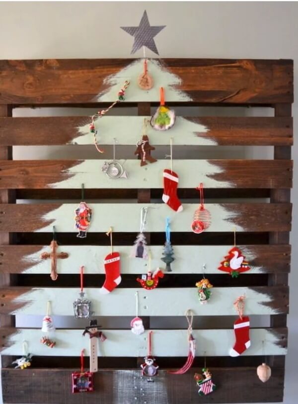 Rustic Pallet Christmas Tree