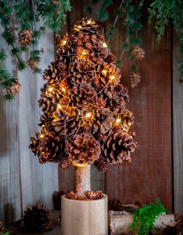Pinecone Christmas Tree