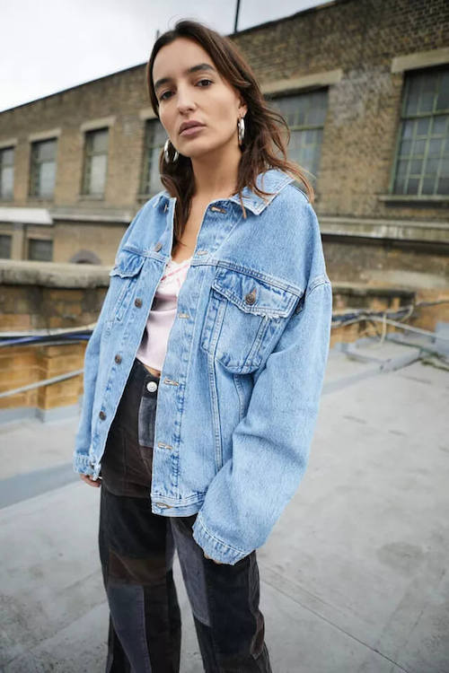 39 Best Denim Jacket Outfit Ideas: What To Wear With A Denim Jacket ...