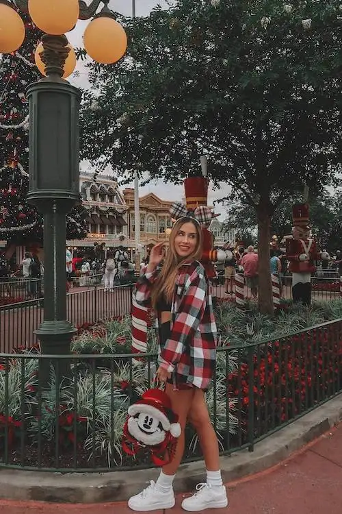 Disney outfits women