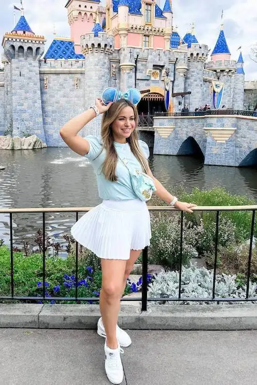 Disney outfits women