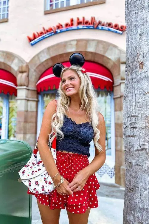 Disney outfits women