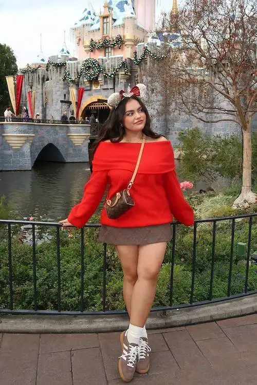 Disney outfits women