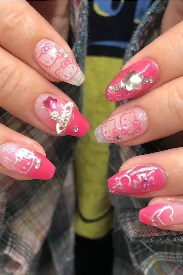 Hello Kitty nails