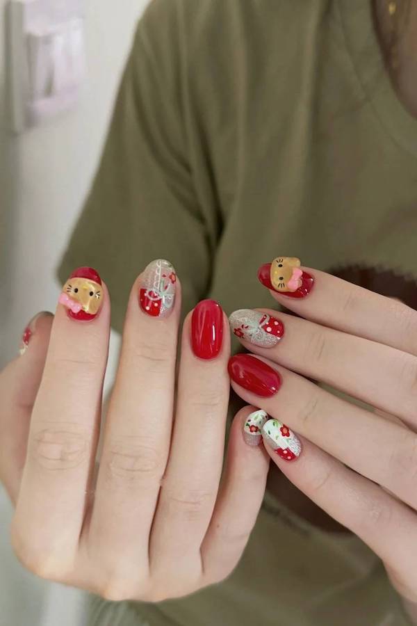 Hello Kitty nails