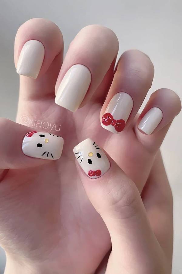 Hello Kitty nails