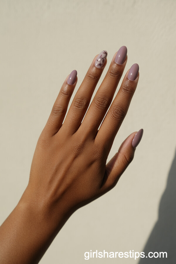 Muted Lilac Almond Nails with Grapevine Details