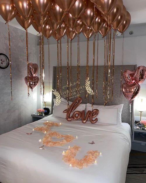 57+ Romantic Valentines Room Decoration Ideas For Him Or Her [2024 ...