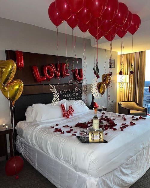 red and gold Valentines room decoration ideas