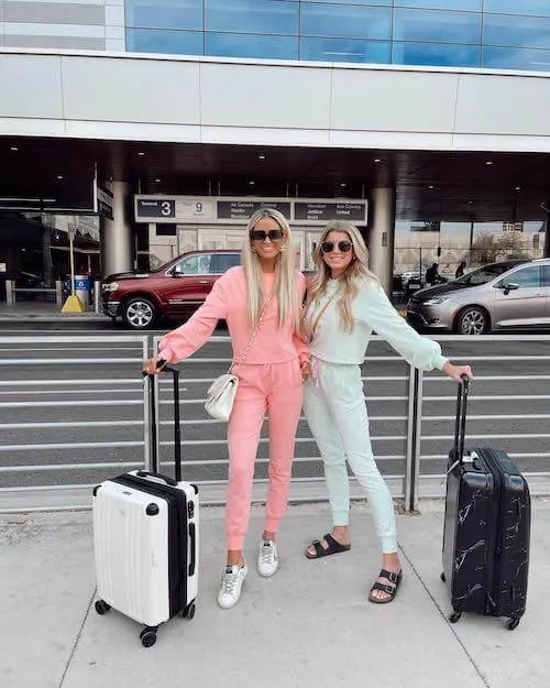 comfy airport outfit ideas