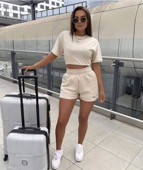 comfy airport outfit