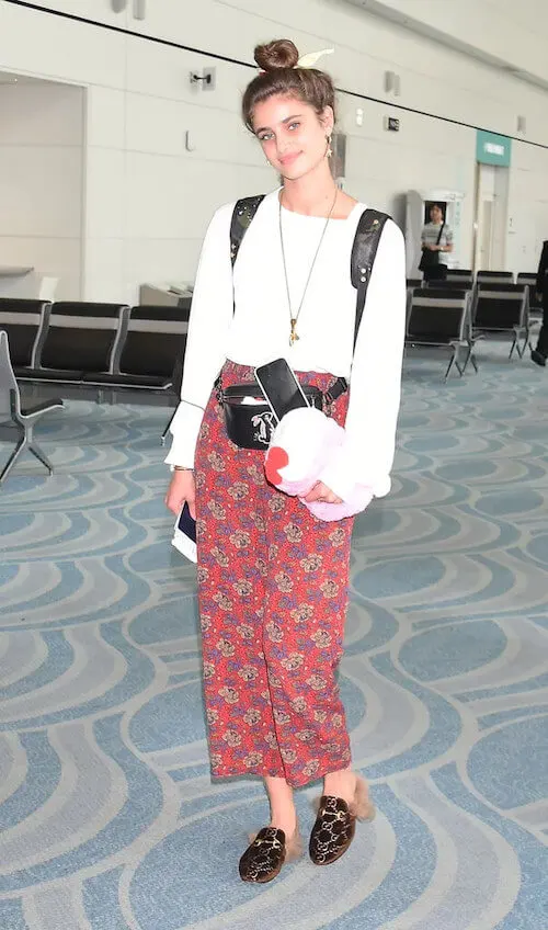 trendy airport outfit 