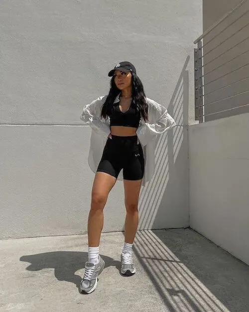 baddie biker shorts outfits