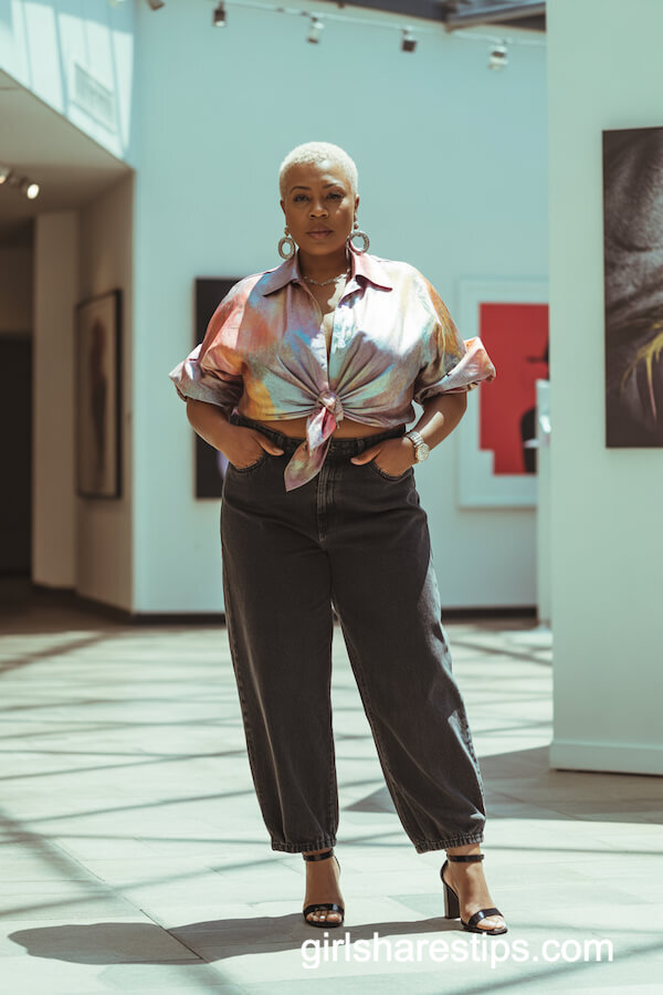 Colorful Blouse with Dark-Wash Baggy Jeans