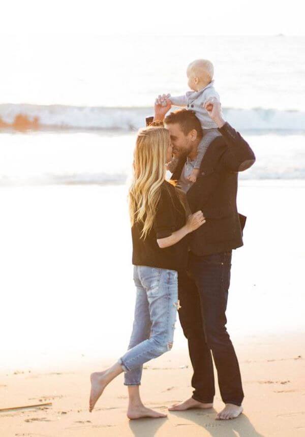 beach family photoshoot outfits