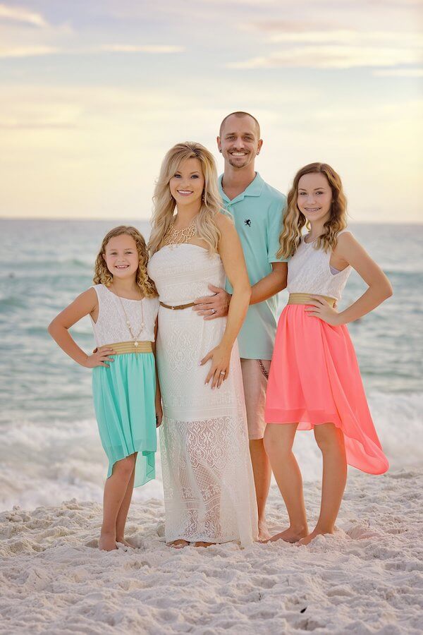 beach family photoshoot outfits