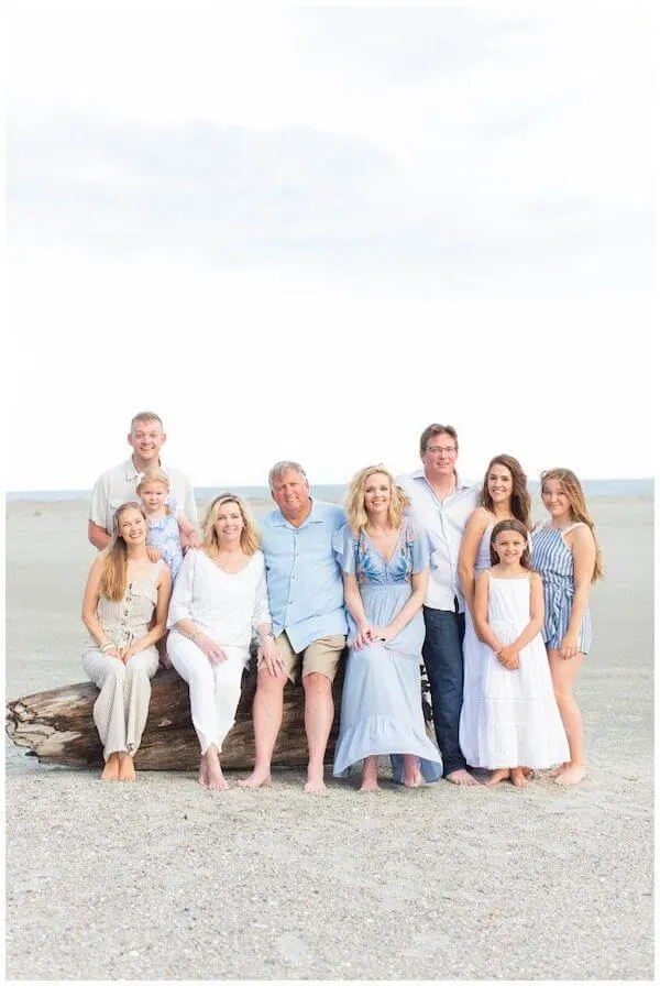 beach family photoshoot outfits