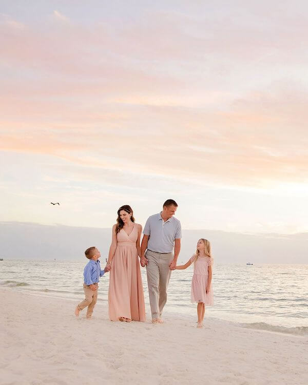 beach family photoshoot outfits