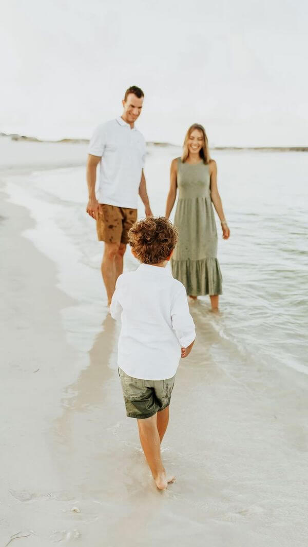 beach family photoshoot outfits