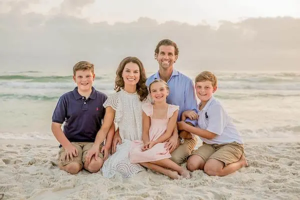 beach family photoshoot outfits