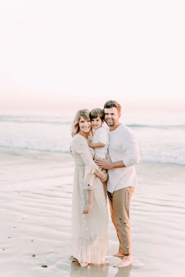 beach family photoshoot outfits