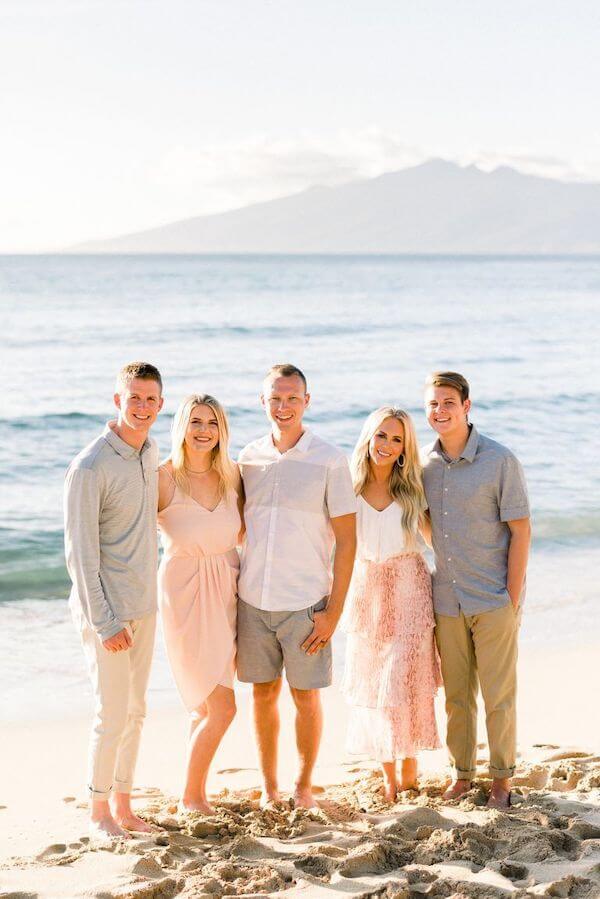 beach family photoshoot outfits