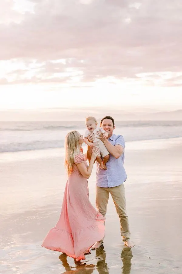 beach family photoshoot outfits