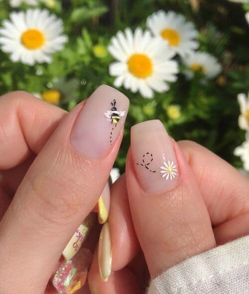 bee nail designs