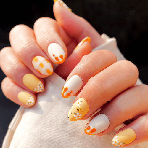 bee nail designs