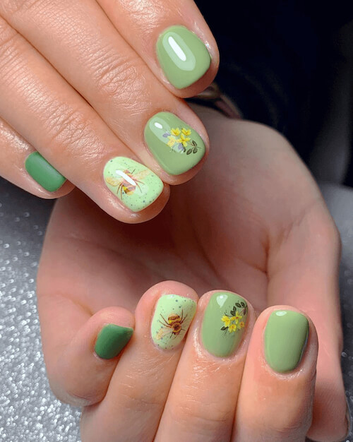 bee nail designs