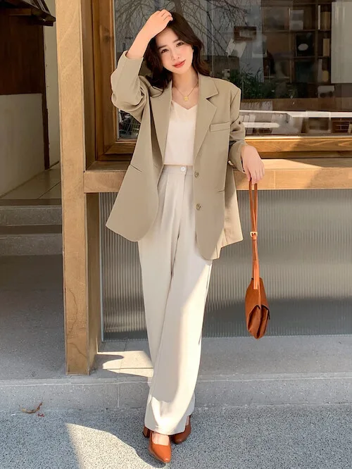 Korean girl beige blazer outfit