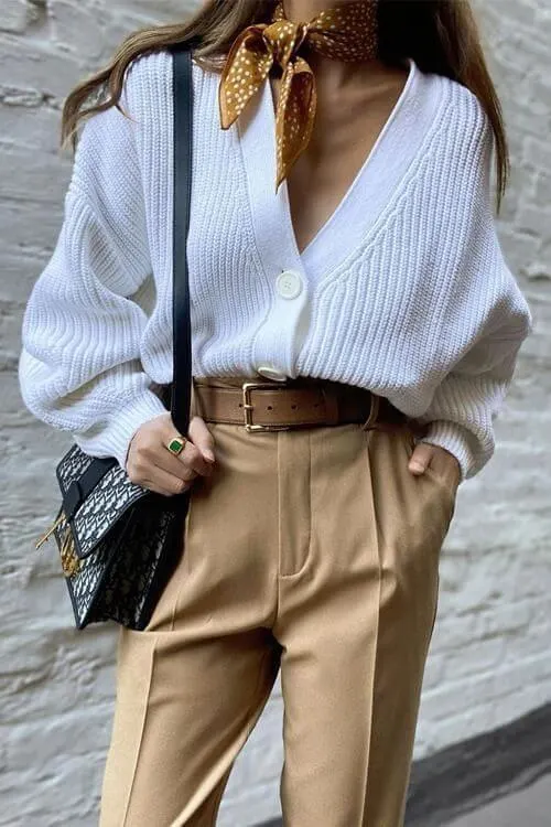 beige pants outfit