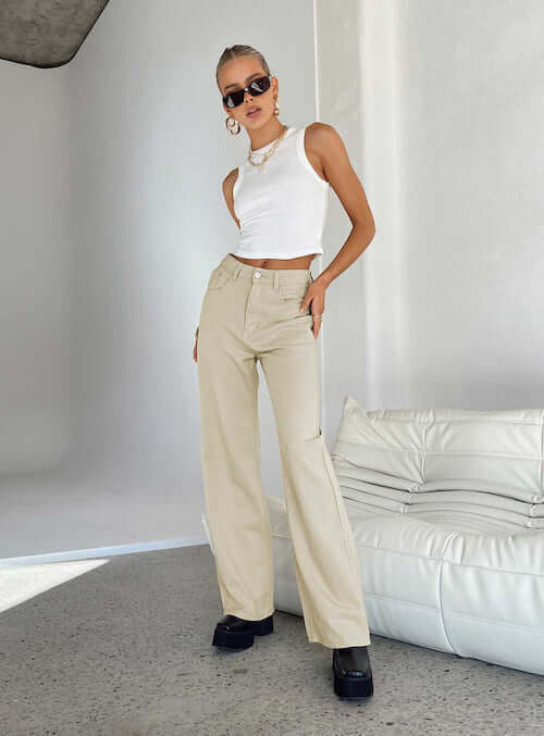 beige pants outfit