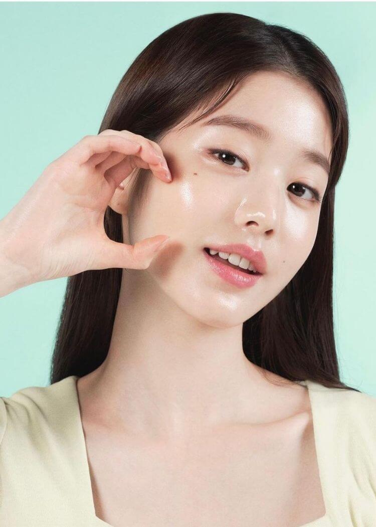 10 Best Korean Moisturizers For Dry Skin For Korean Skincare Lovers